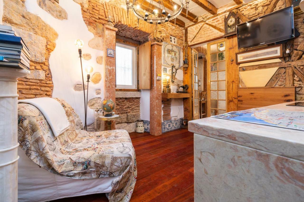 Romantic Medieval Apartment リスボン エクステリア 写真